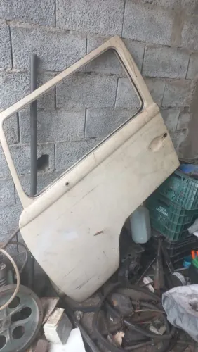 Porta de combi esquerdo da frente usado bom.WhatsApp *