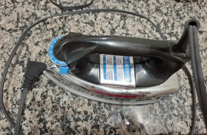 Ferro de passar a seco Mallory