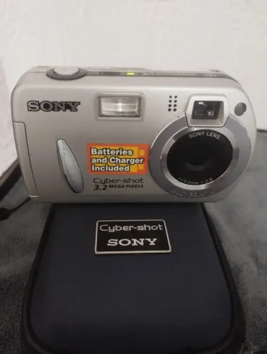 Cybershot Sony DSC-P32  com case e manual 