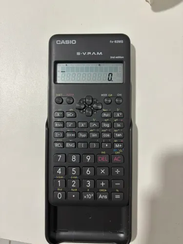 Calculadora Científica Casio fx-82MS S-V.P.A.M. - Seminova