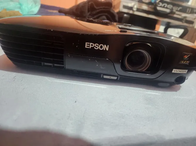 Projetor Epson PowerLite w10+ com HDMI