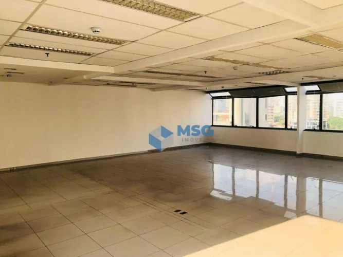 Vende ou aluga sala 100m2 andar alto 2banheiro 2vagas Edifício Moderno Av. Berrini