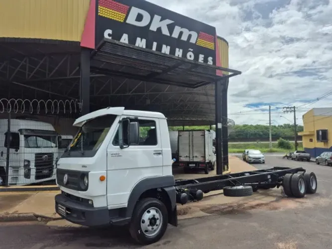 VW 9.160 ano 2013 com A/C chassi 6x2