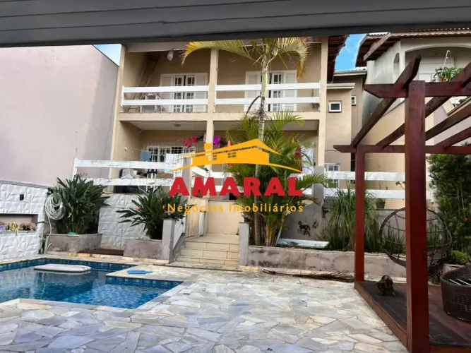Casa com piscina e área gourmet - 3 dormitórios - em Mogi das Cruzes