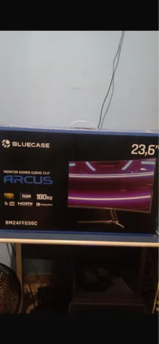 Monitor curvo bluecase arcus 
