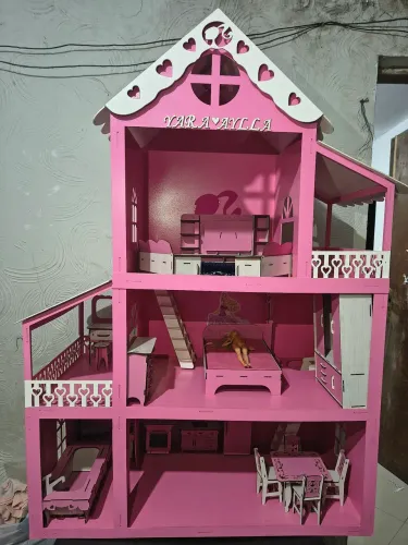 Casa da Barbie de MDF completa com móveis e luzes só 650