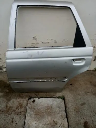 Porta traseira esquerda scort europeu