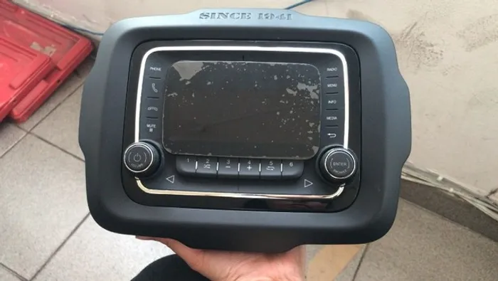 Renegade 2016 rádio original com moldura