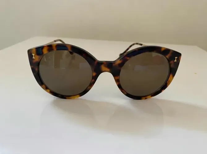 Óculos de sol feminino Ilesteva