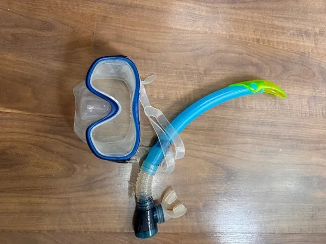 Máscara  e snorkel tribord 