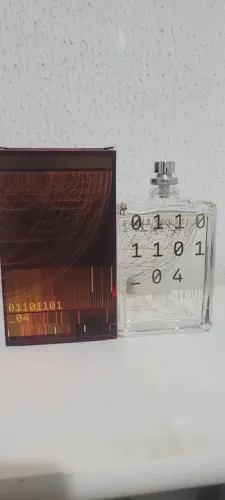 Perfume molecule 04 escentric
