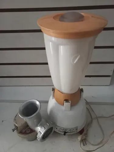 Antigo liquidificador e moedor Arno anos 60