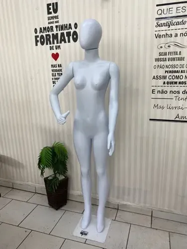 Manequim Feminina Reta - Com 3 Braços 