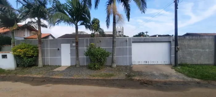 São Francisco do Sul-SC Ubatuba Bairro Sandra Regina Vendo Casa com Piscina Valor $ 500 mi
