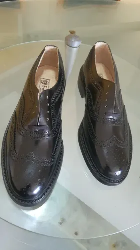 SAPATOS EM COURO, MUITO CONFORTÁVEIS,"NOVOS"!