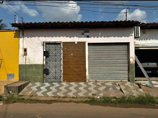 - Casa no Cidade Operária