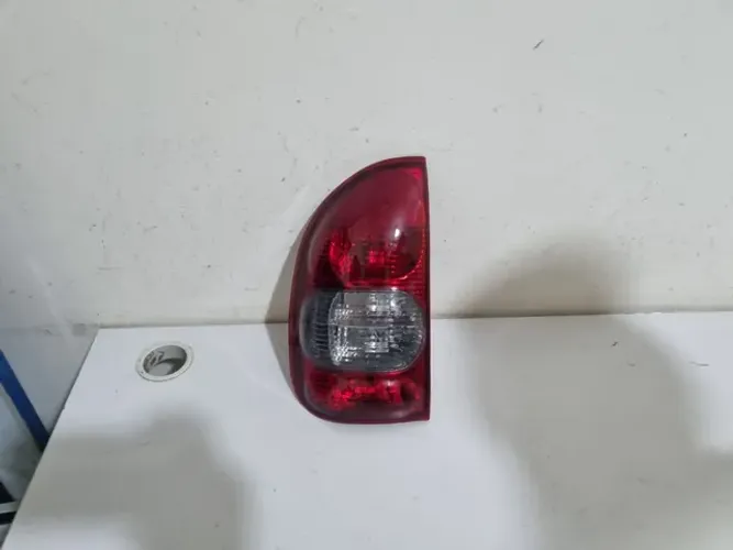 Lanterna esquerda Corsa Wagon 2000/2001/2002