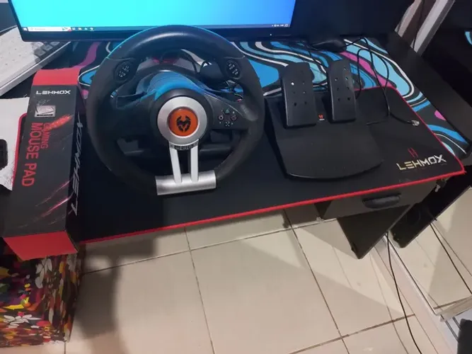 Kit Volante KWHELL + pedal,para jogar+tapete de mesa gamer LEHMOX.