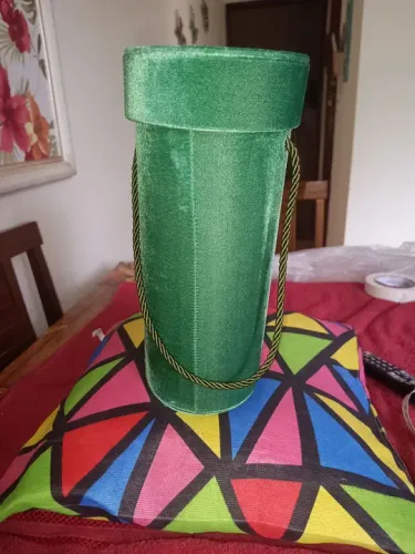 Caixa de veludo verde- Luxo e Elegância