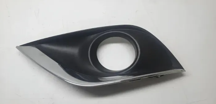 Acabamento Farol Milha Esq Nissan Versa 2014 15 16 17 18 19 Preto Esquerdo (Usado)
