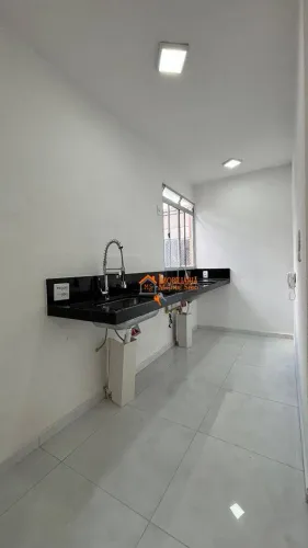 Apartamento com 2 dormitórios à venda, 40 m² por R$ 230.000,00 - Vila Celeste - Itaquaquec