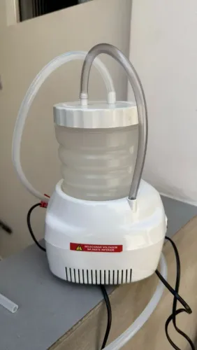 Aspirador de Secreção Cirúrgico - Equipamento Novo, Pronto para Uso