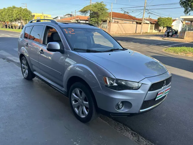 Mitsubishi Outlander 2.0 16V 160cv Aut. 2012