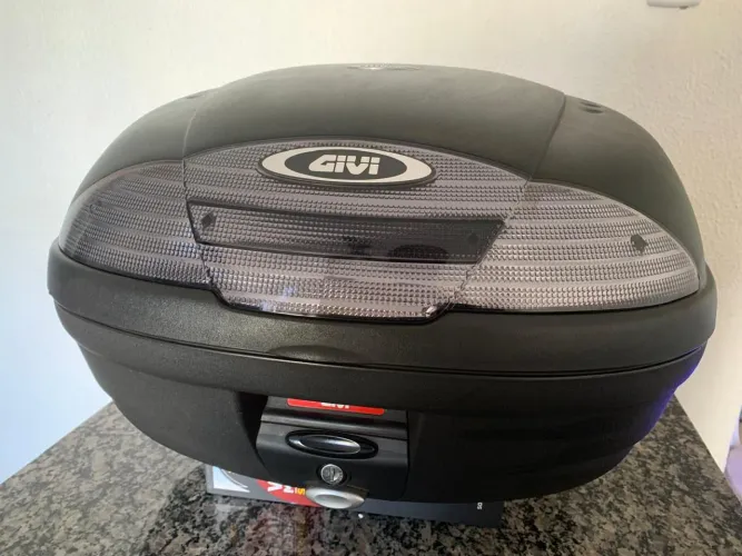 Baú bauleto Givi novinho, 45 litros
