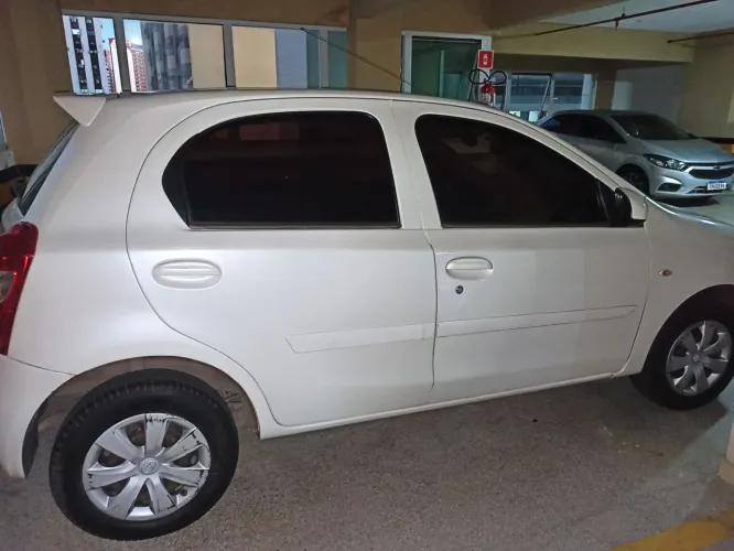 Toyota Etios X 1.3 Flex 16V 5P Mec. 2016