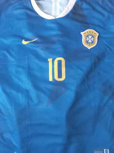 Camisa Brasil 10 -Tamanho G