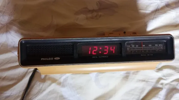 Rádio reógio Philco Ford B-505 para conserto ##