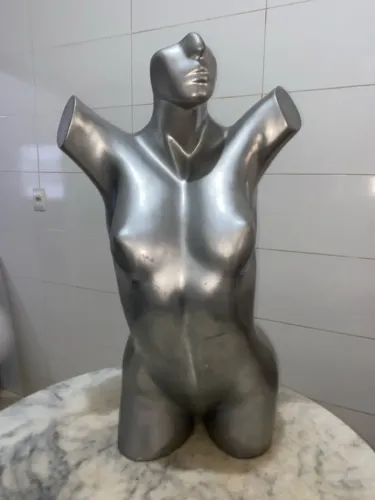 Manequim de corpo feminino