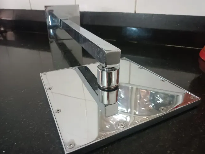 Chuveiro Deca quadrado cromado