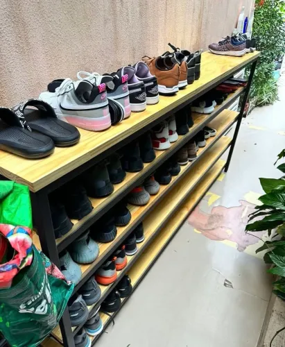 sapateira de Metal e Madeira para Sapatos