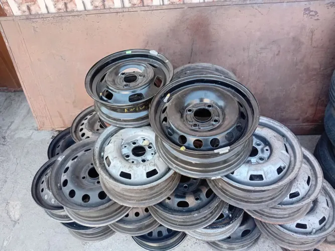 Vendo Várias rodas a partir 50,00 cada aro 13