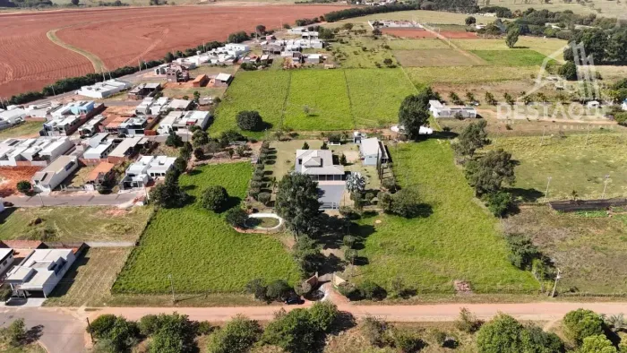 Chácara para Venda em Regente Feijó, Jardim Primavera, 3 dormitórios, 1 suíte, 3 banheiros