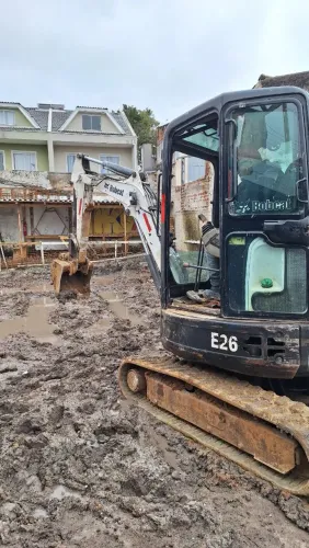 MINI ESCAVADEIRA 3 TONELADAS | LOCAÇÃO DIÁRIA A ANUAL