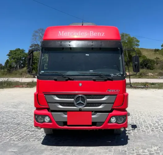 Caminhão Mercedes-Benz Atego 3030 Bitruck Ano 2018 - Potência e Economia