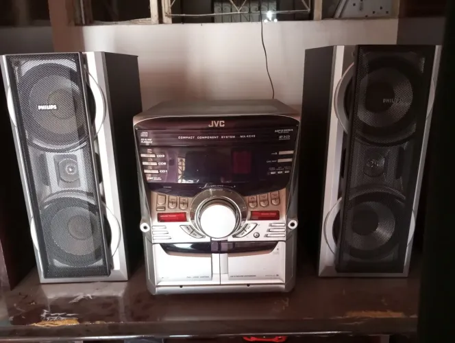 Vende se som JVC 