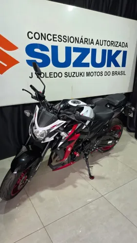 suzuki gsx s 750 a 2021 apenas 8000 km unico dono