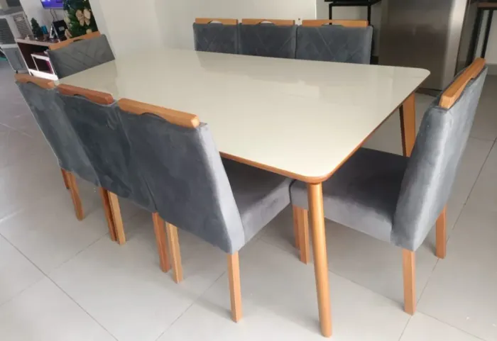 Mesa de jantra com pés aranha 8 cadeiras com vidro ( madeira macica )