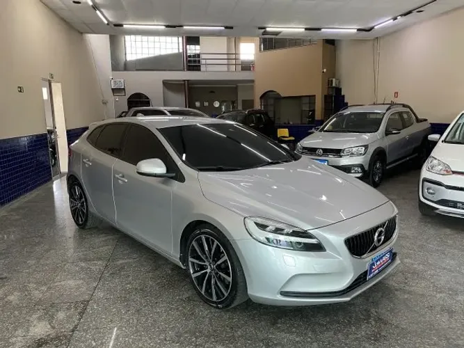 Volvo v40 2019 2.0 t4 momentum gasolina 4p automÁtico