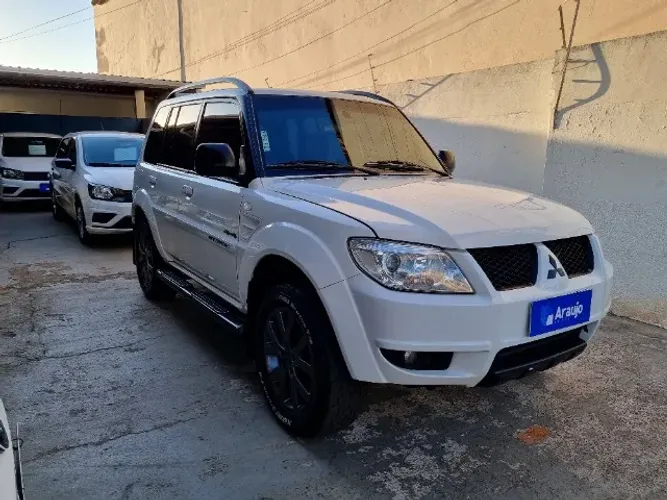 Mitsubishi Pajero TR4 2.0 4x4 Automático 2012
