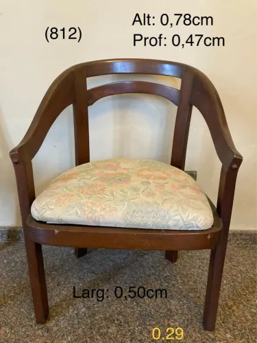 Poltrona em mogno! Acento em tecido! Não entrego