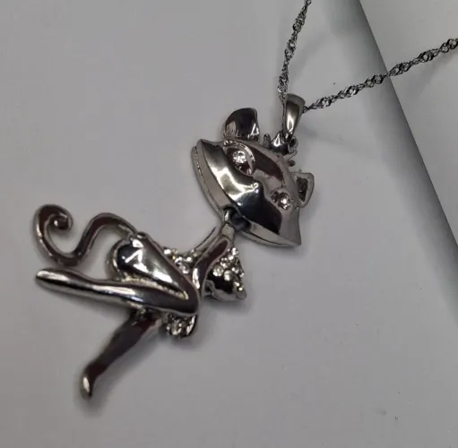 Colar de aço Gatinha  Elegante