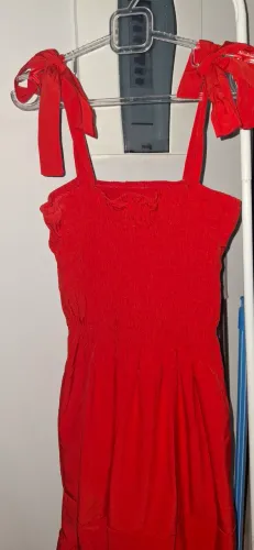 Vestido Vermelho com Alças de Laço