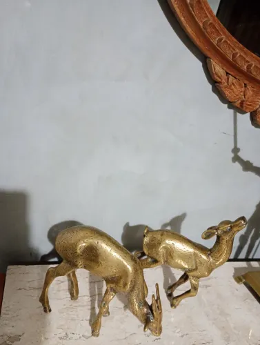 Alces em bronze