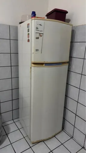 Geladeira gelando muito 