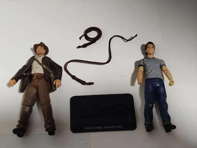 Lote Indiana Jones e Sam Wike ler descrição do anúncio