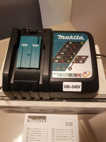 Carregador bateria de parafuzadeira Makita usado duas vezes. 